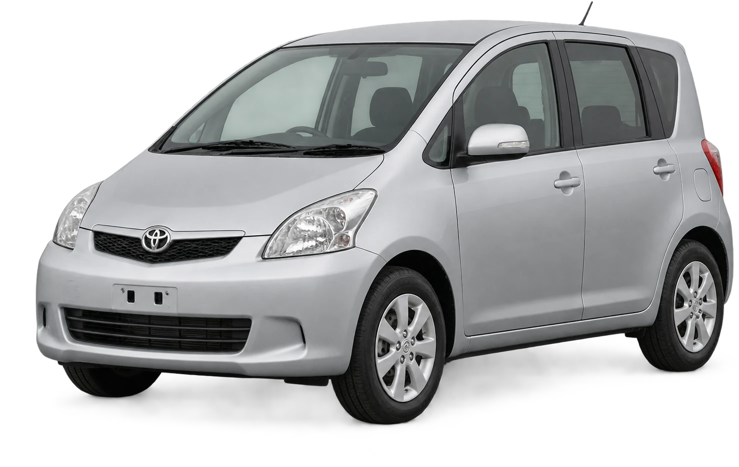 Toyota Ractis in silver